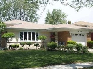 8012 W Churchill Ave, Niles, IL 60714
