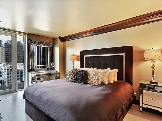Sold by Sotheby's International Realty | media 6