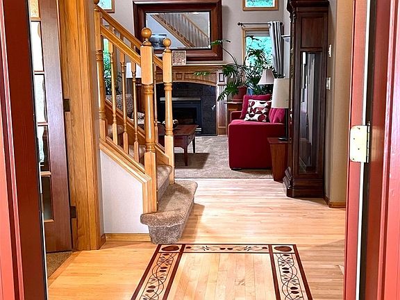 3rd image of 2207 20th Avenue NE