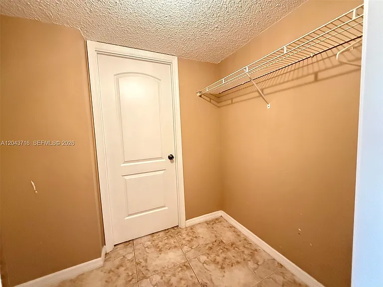 320 NE 12th Ave #303 — Photo 12