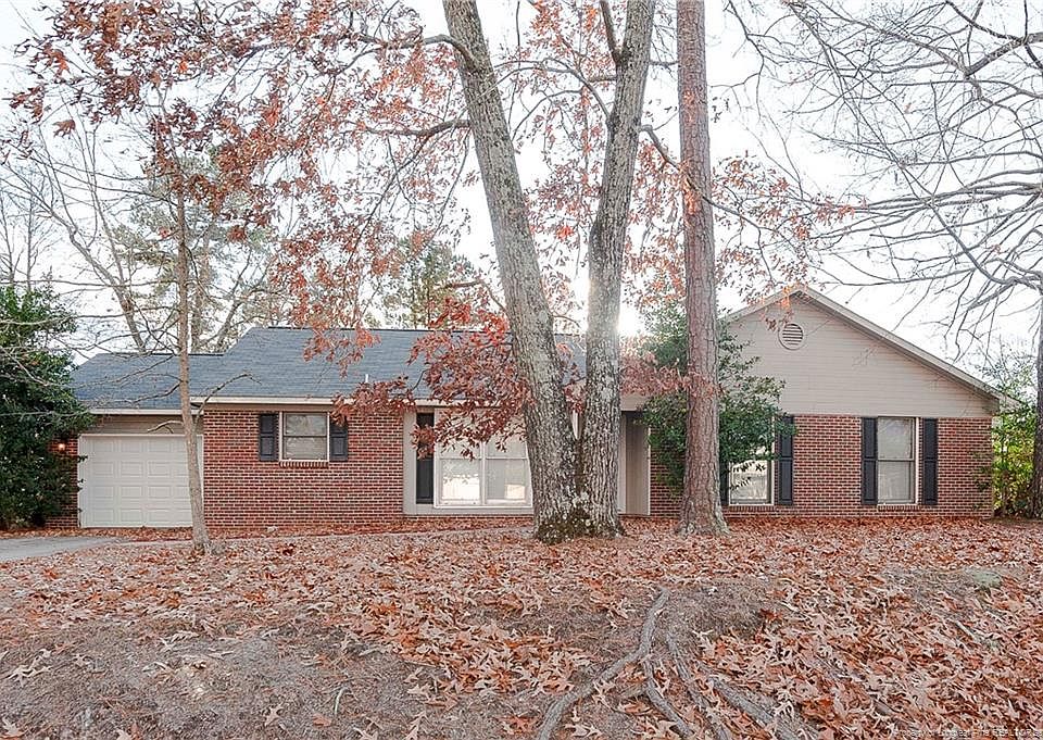 1st image of 415 Woodberry Cir