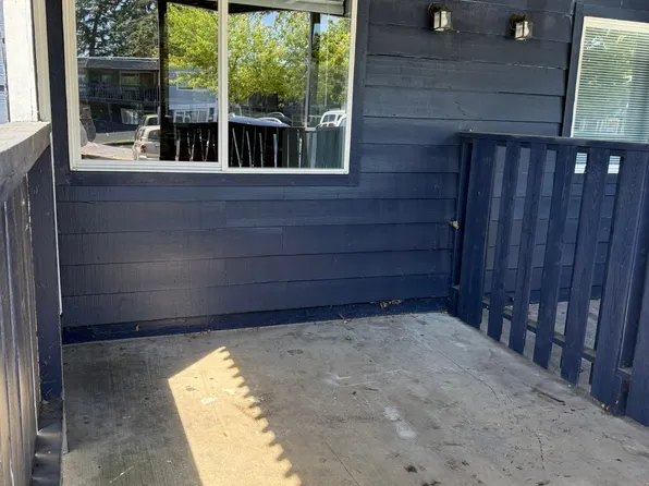 Willow Lake Apartments