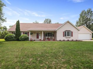 143 Acre Ln, Wheatfield, IN 46392