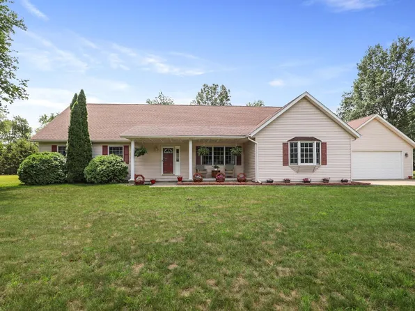 143 Acre Ln, Wheatfield, IN 46392
