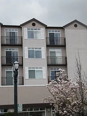 Free Application Down Town Living, Garage, Sound View, Elevator, Deck At Everett, Wa — Photo 4