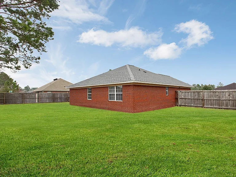 2115 Walberg Dr — Photo 50