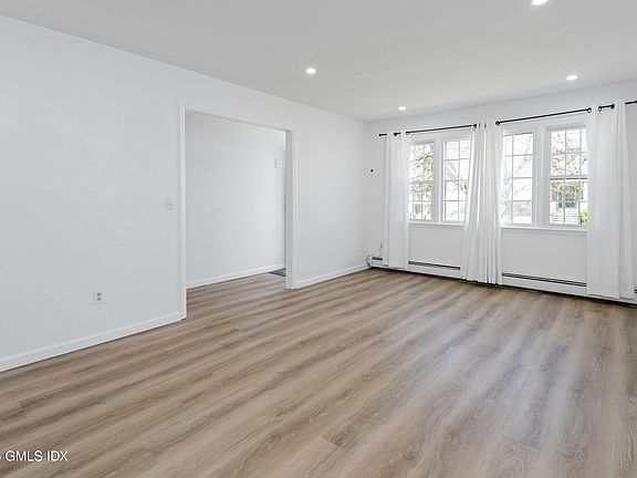 5th image of 171 1/2 Henry St