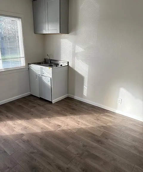 3298 Del Monte Blvd #5 — Photo 3