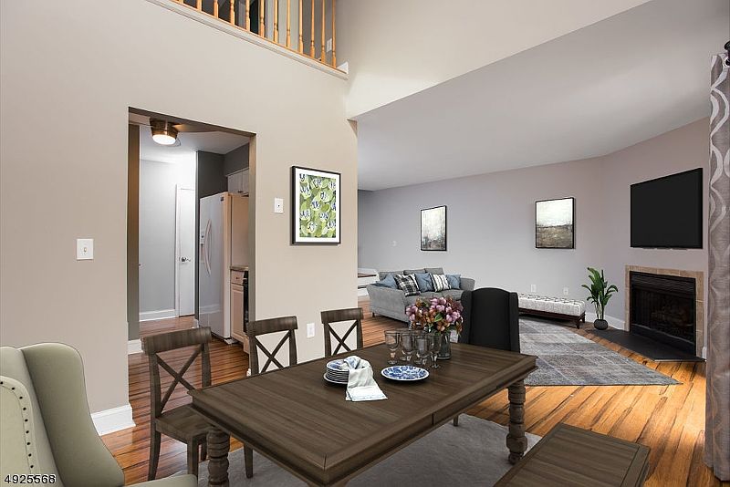 1st image of 606 VILLAGE COMMONS