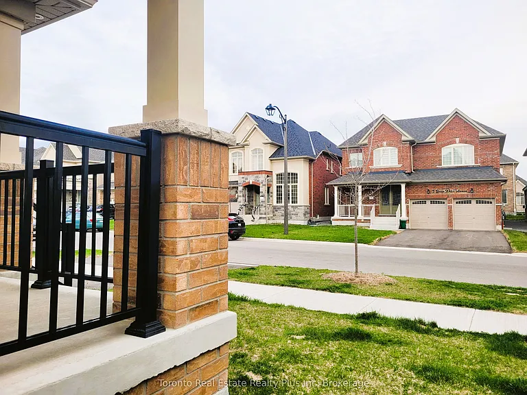 4 Bruce Welch Ave — Photo 2
