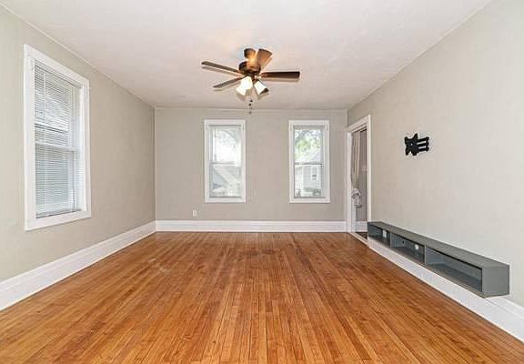 2nd image of 2538 N Bremen St #1