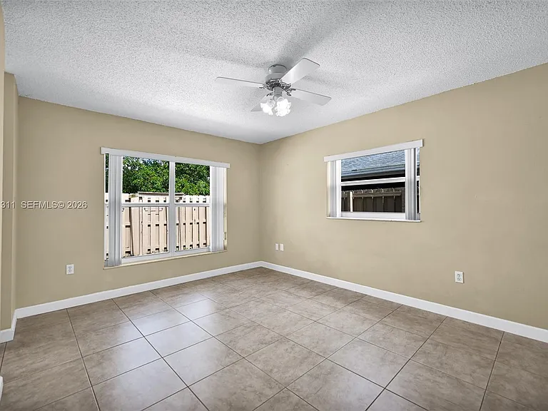 4471 SW 138th Ct — Photo 4