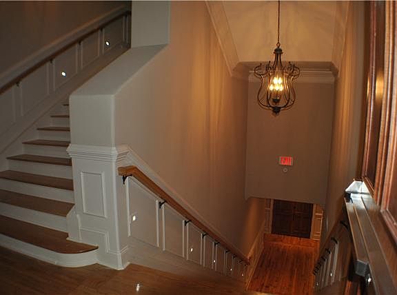 5th image of 113 Franklin St