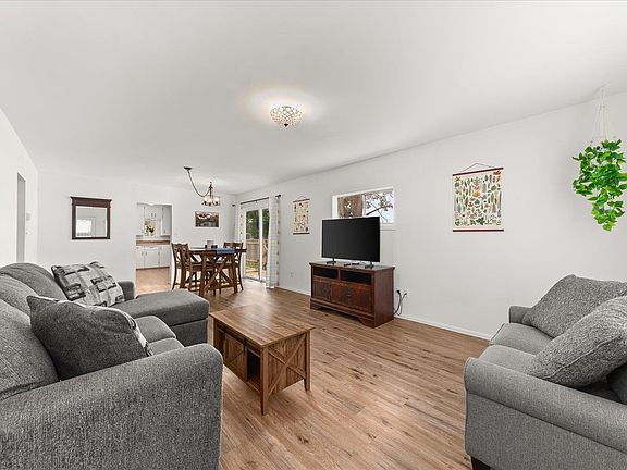 5th image of 4004 N Lincoln St