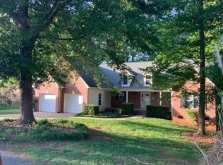 8115 Sisters Ln, Denver, NC 28037