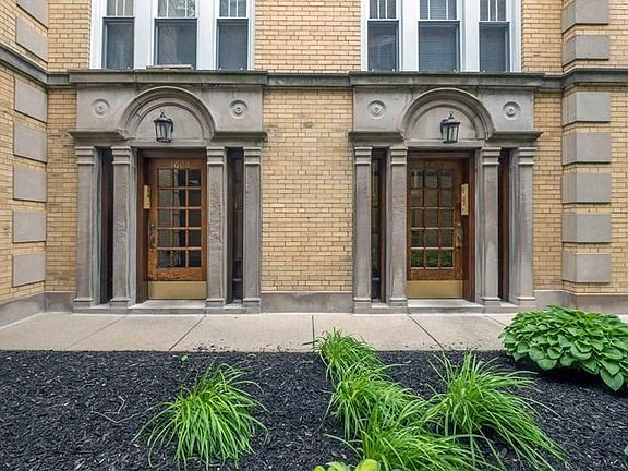 3rd image of 1604 W Berteau Ave #3H