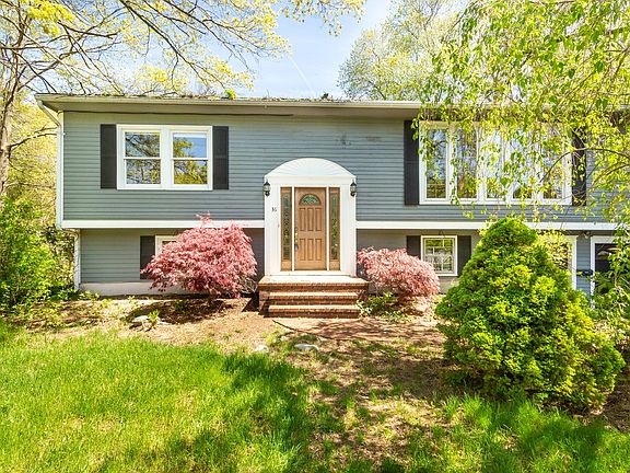 3rd image of 36 Cheryl Dr