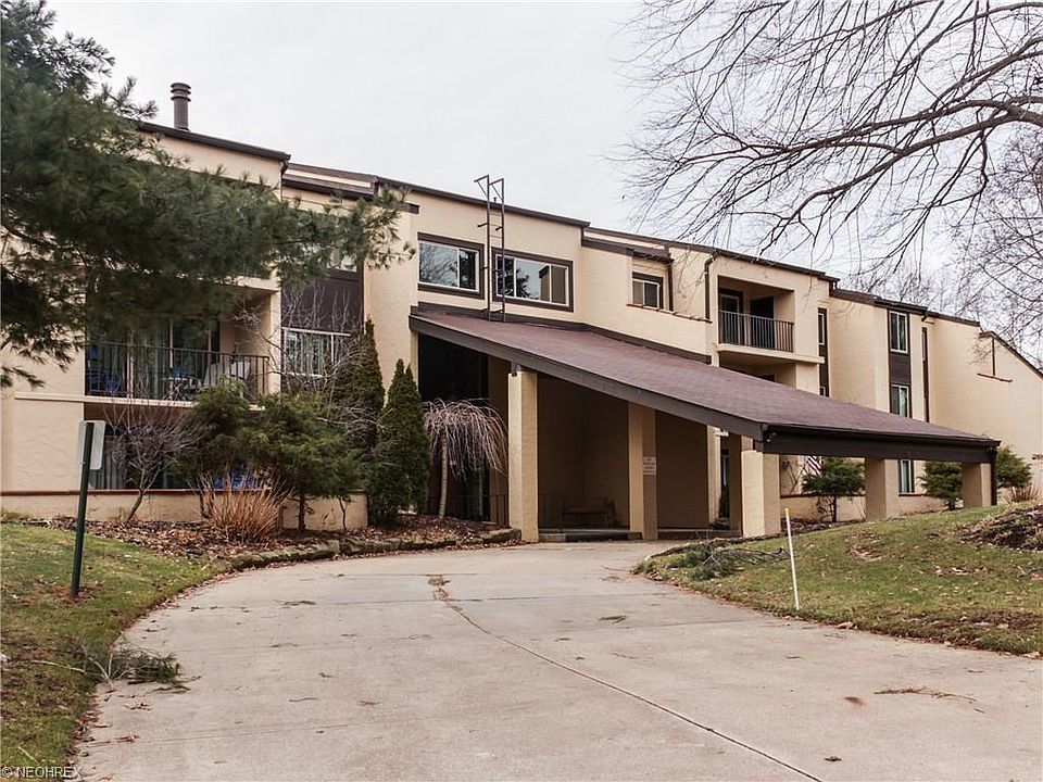 1st image of 171 Court Dr APT 305