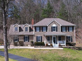 20 Woodhenge Dr, Tolland, CT 06084