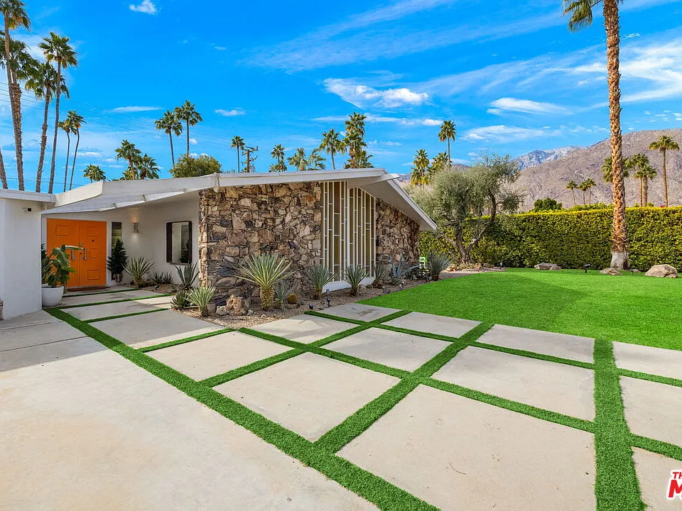 1155 E Mesquite Ave