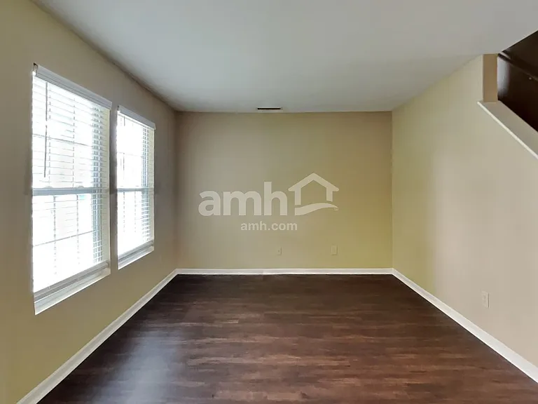 2361 Blackthorn Dr — Photo 7