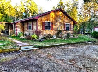 4 Society Rd, Gouldsboro, ME 04607