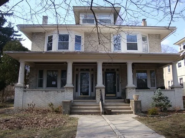 42 Lynne Ave photo 1