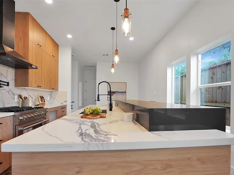 315 Palmer St — Photo 6