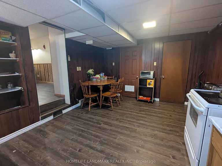 195 Carter Ave #LOWER — Photo 21