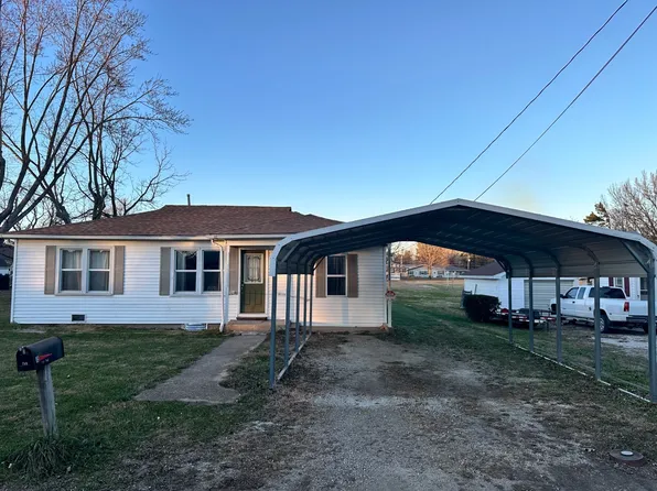 711 Park St, Willow Springs, MO 65793