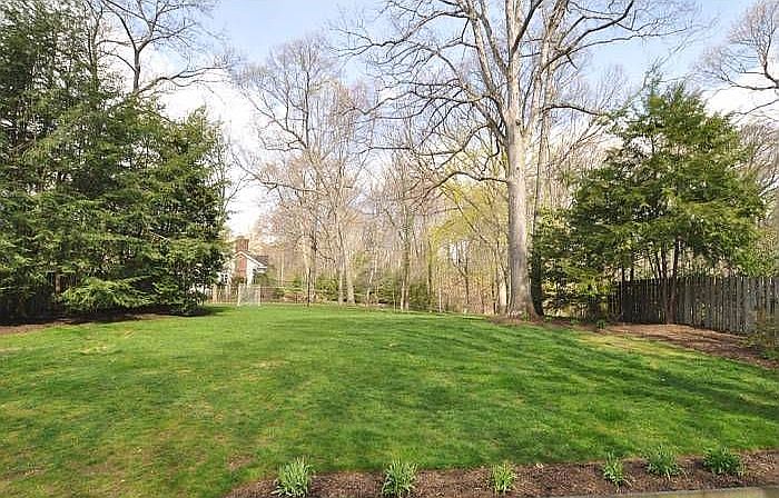 2nd image of 34 Dogwood Dr