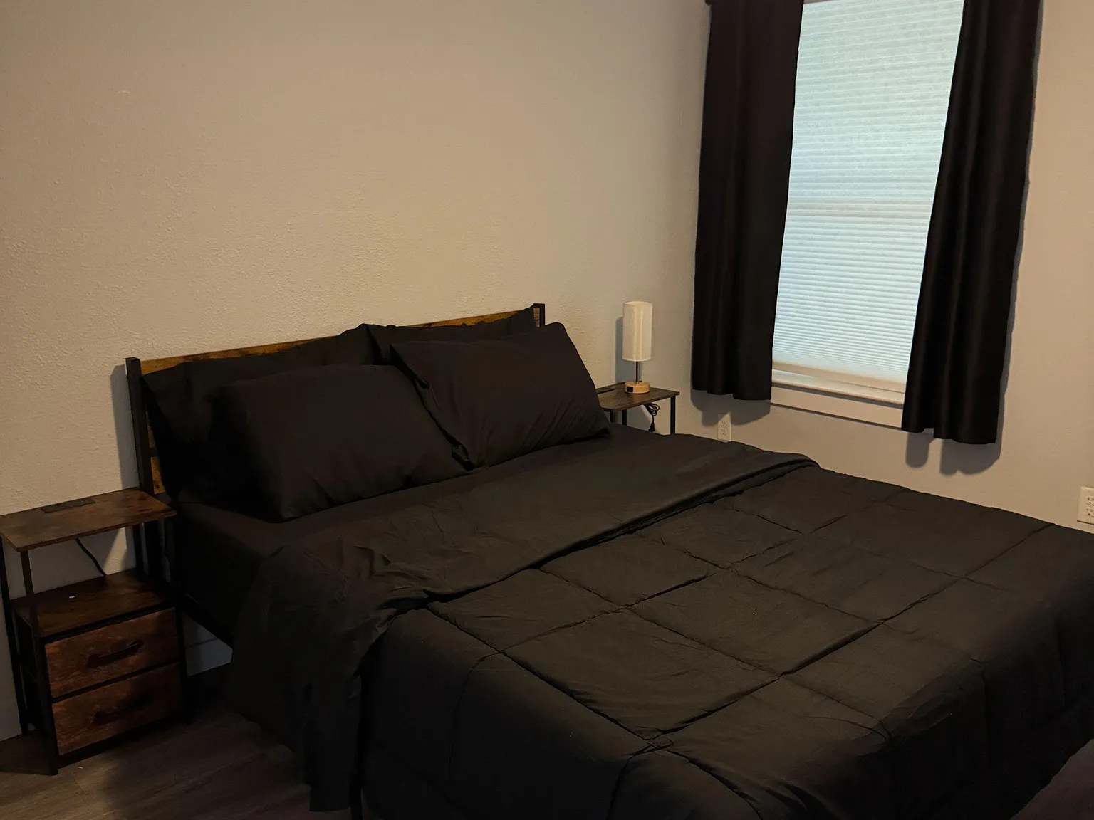 4 bed, 4.0 bath, 2312 sqft, $819 — Photo 2