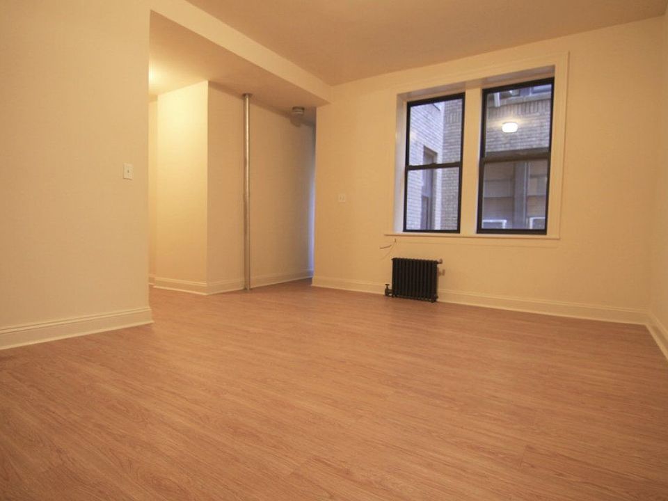 1st image of 712 W 184th St APT B