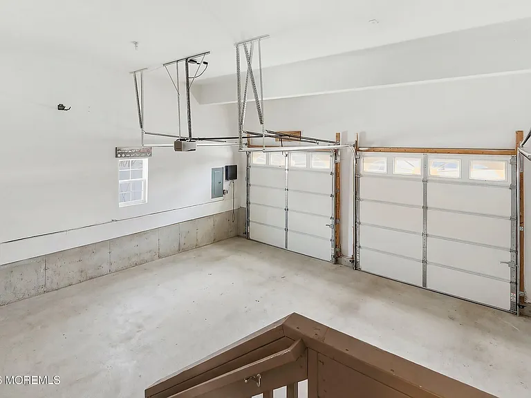 941 5th Ave — Photo 23