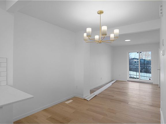 5th image of 1429 9th St NW