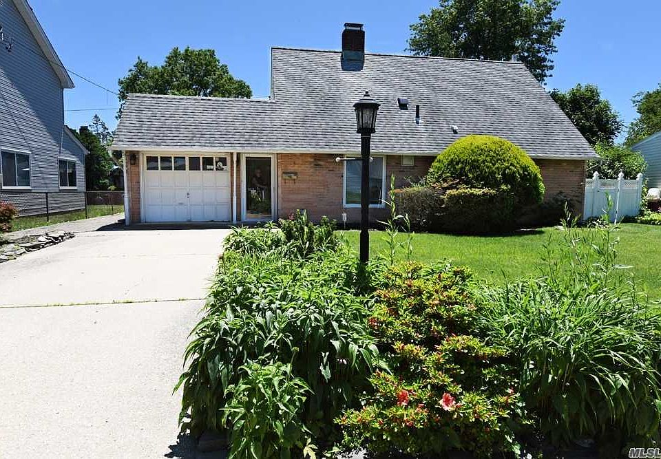 1st image of 8 Thrush Ln