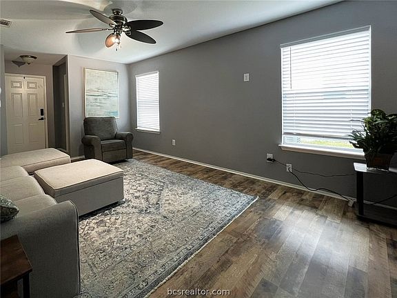 4th image of 15305 Faircrest Ct