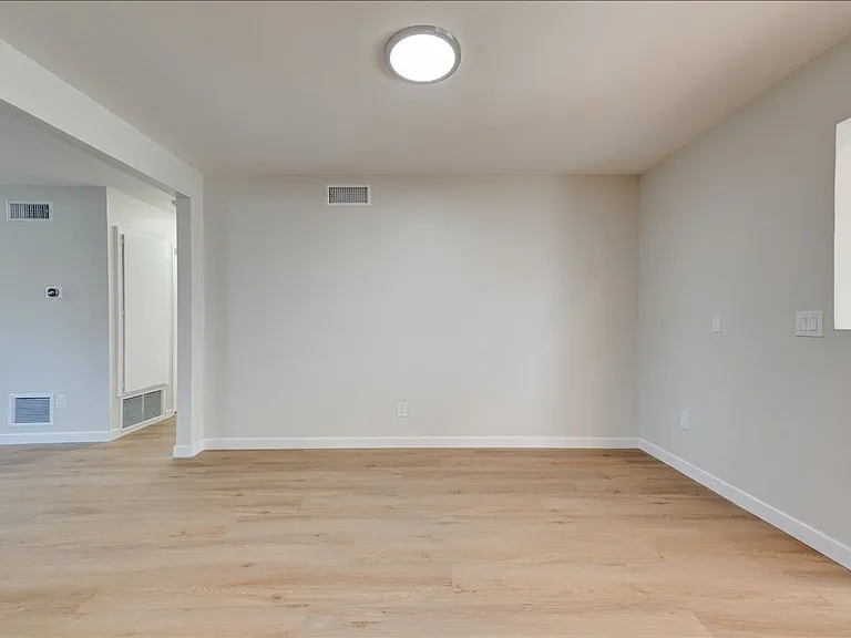 11370 Travis Pl — Photo 6