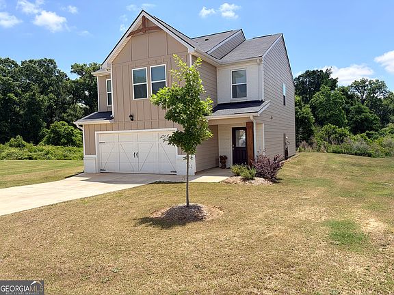 2nd image of 110 Red Barn Ct