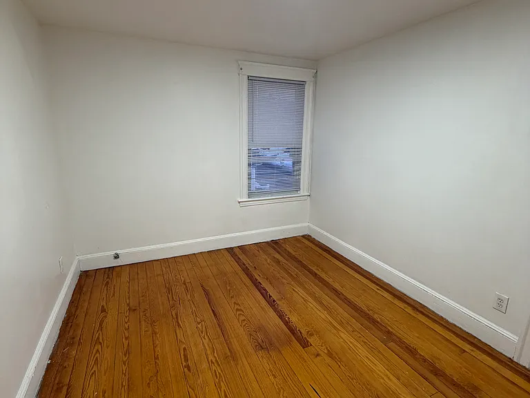 123 Cowden St — Photo 6