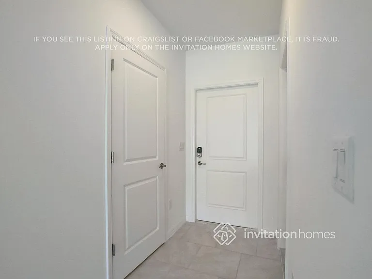 1873 E Landings Way — Photo 3