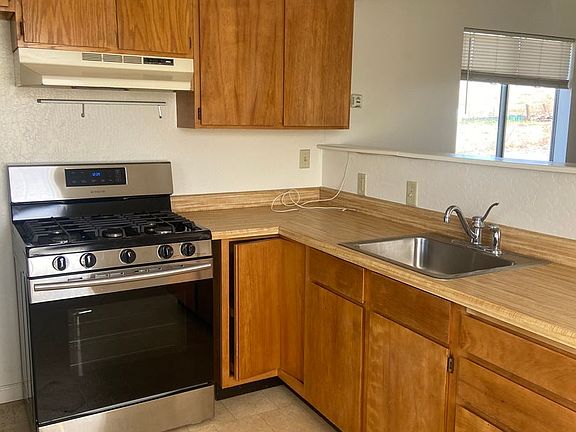 3rd image of 378 Cleveland Ln #B