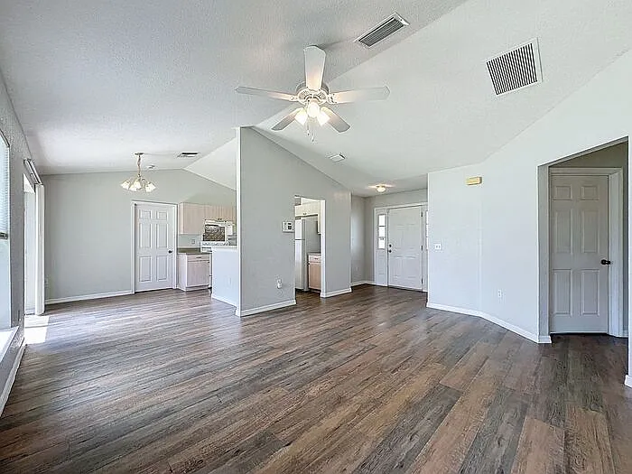 424 Danube Way — Photo 6