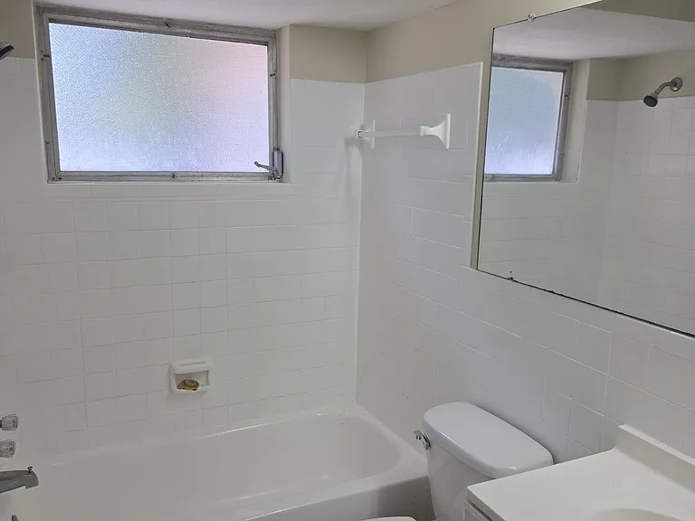9240 Saint Regis Ln — Photo 4