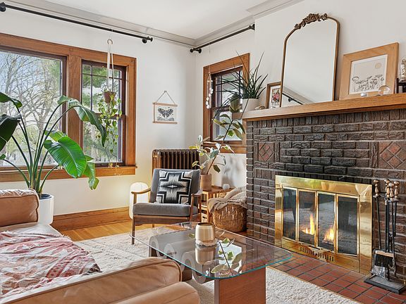 2nd image of 3436 Pillsbury Ave #2