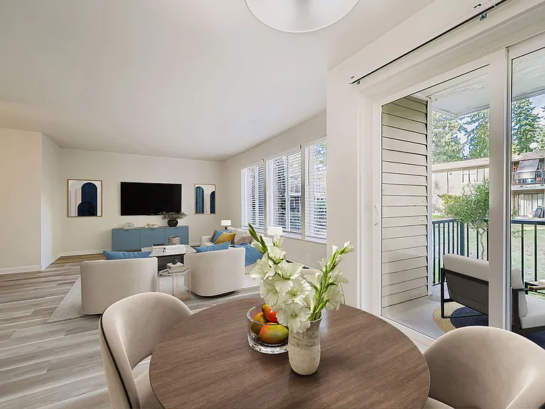 Beautifully Renovated 1 & 2 Bedroom Apartments in Lynnwood! — Photo 12