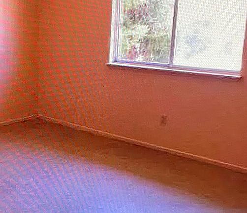 5th image of 16388 Ash St