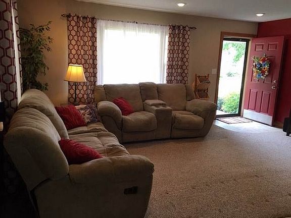 2nd image of 139 Pineview Dr