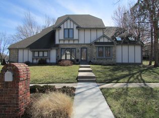 3408 SW Amaleda Dr, Topeka, KS 66614
