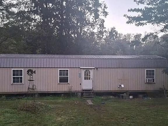 3rd image of 34 Sandy Beach Rd